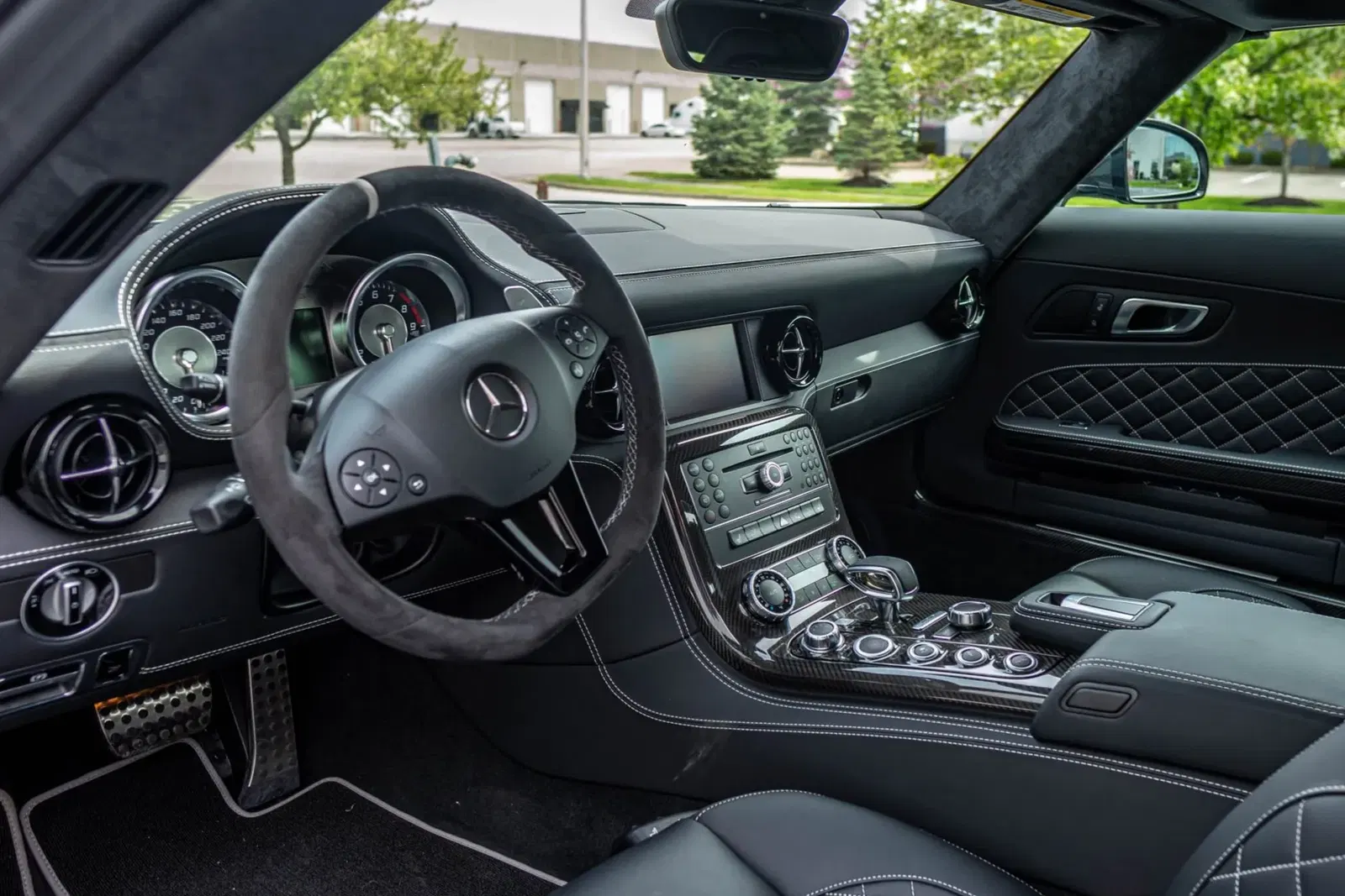 691-Mile 2015 Mercedes-Benz SLS AMG GT Roadster Final Edition