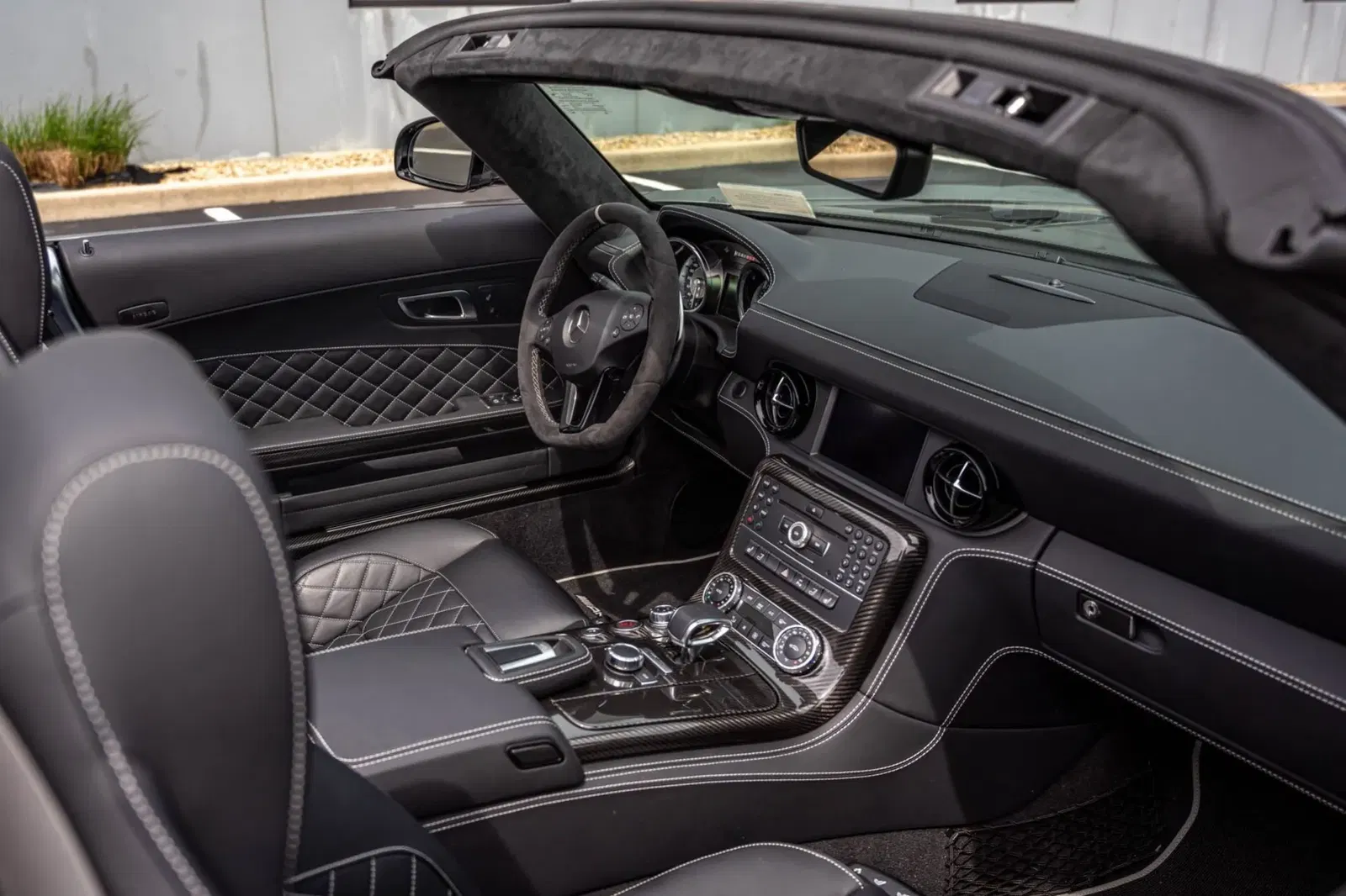 691-Mile 2015 Mercedes-Benz SLS AMG GT Roadster Final Edition
