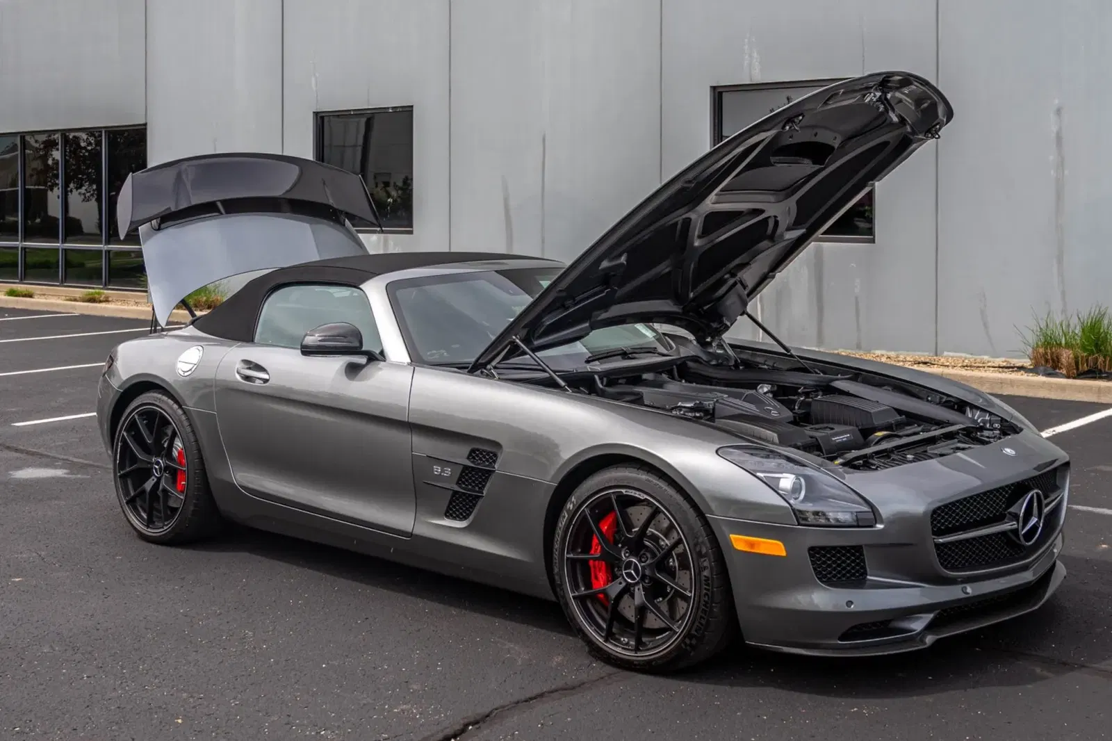 691-Mile 2015 Mercedes-Benz SLS AMG GT Roadster Final Edition