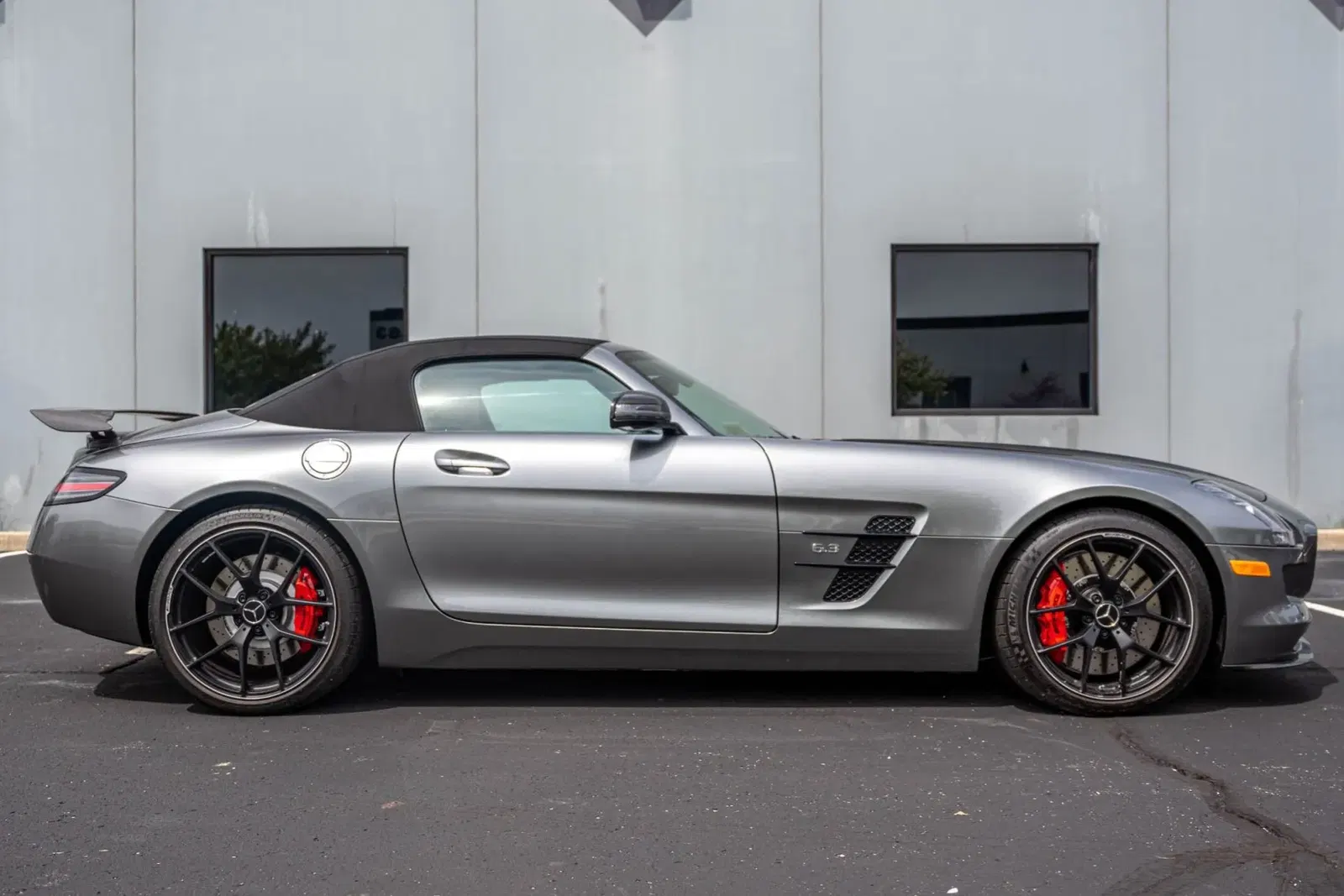 691-Mile 2015 Mercedes-Benz SLS AMG GT Roadster Final Edition