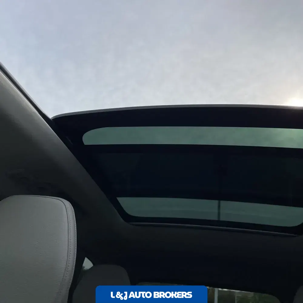 2023 Volvo XC90 T8 - Plus