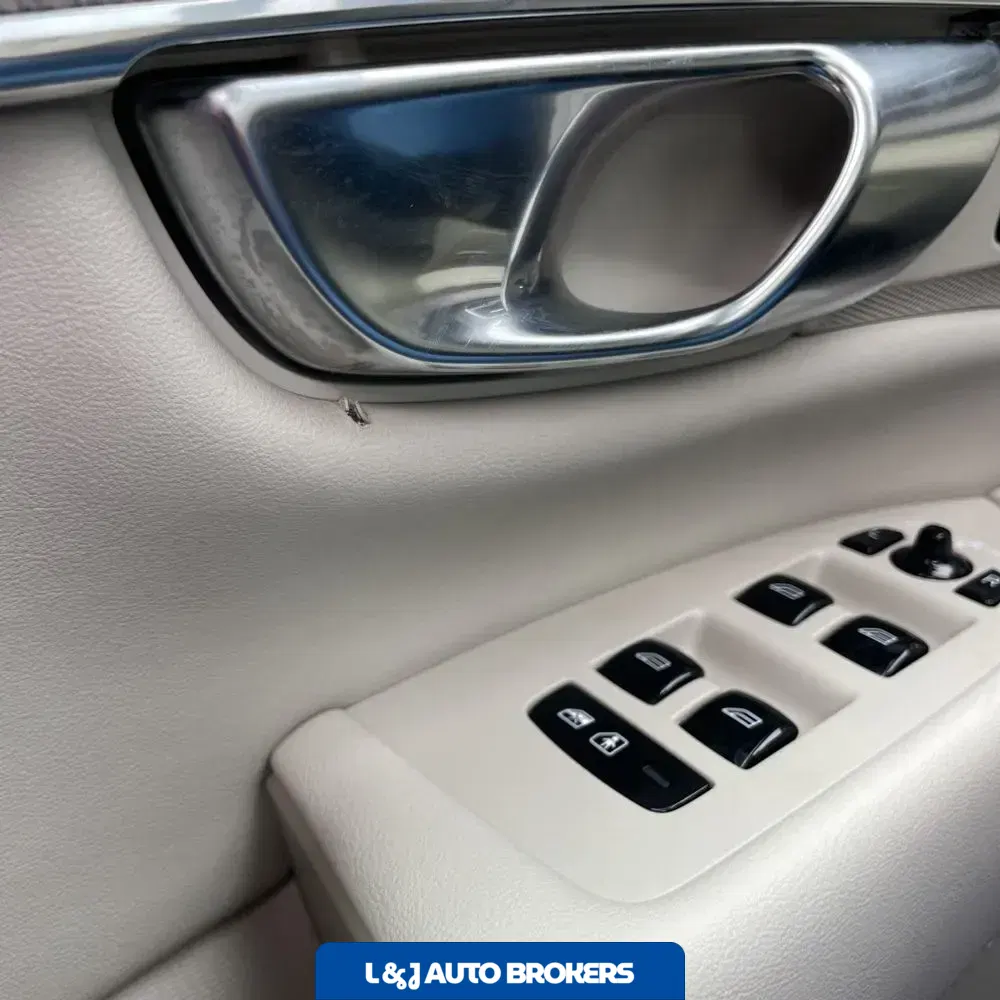 2023 Volvo XC90 T8 - Plus