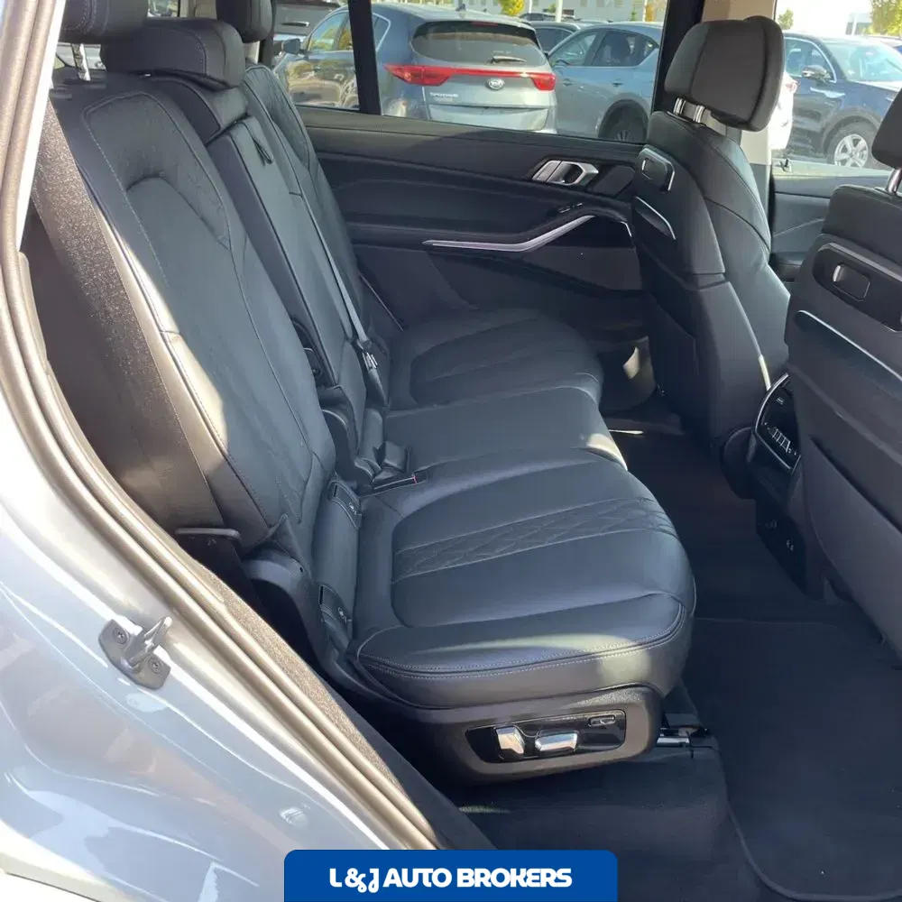 2025 BMW X7 XDrive40i