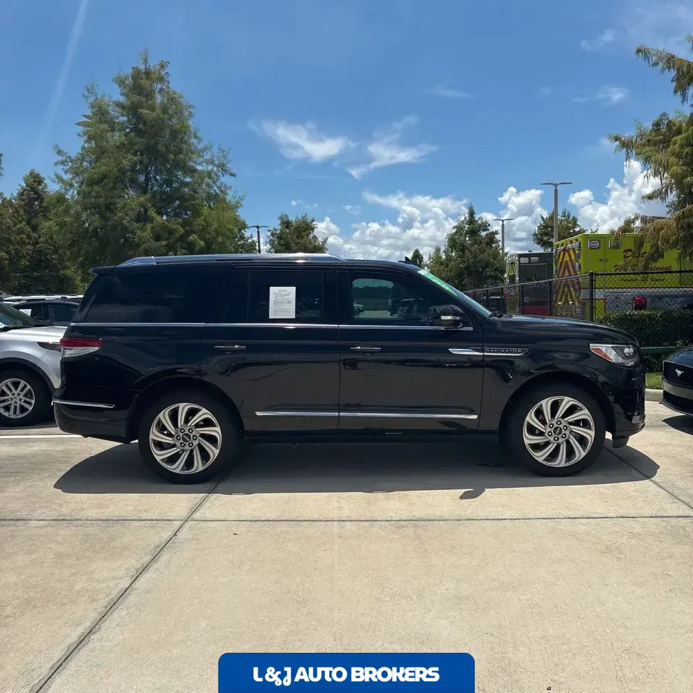 2024 Lincoln Navigator Premiere