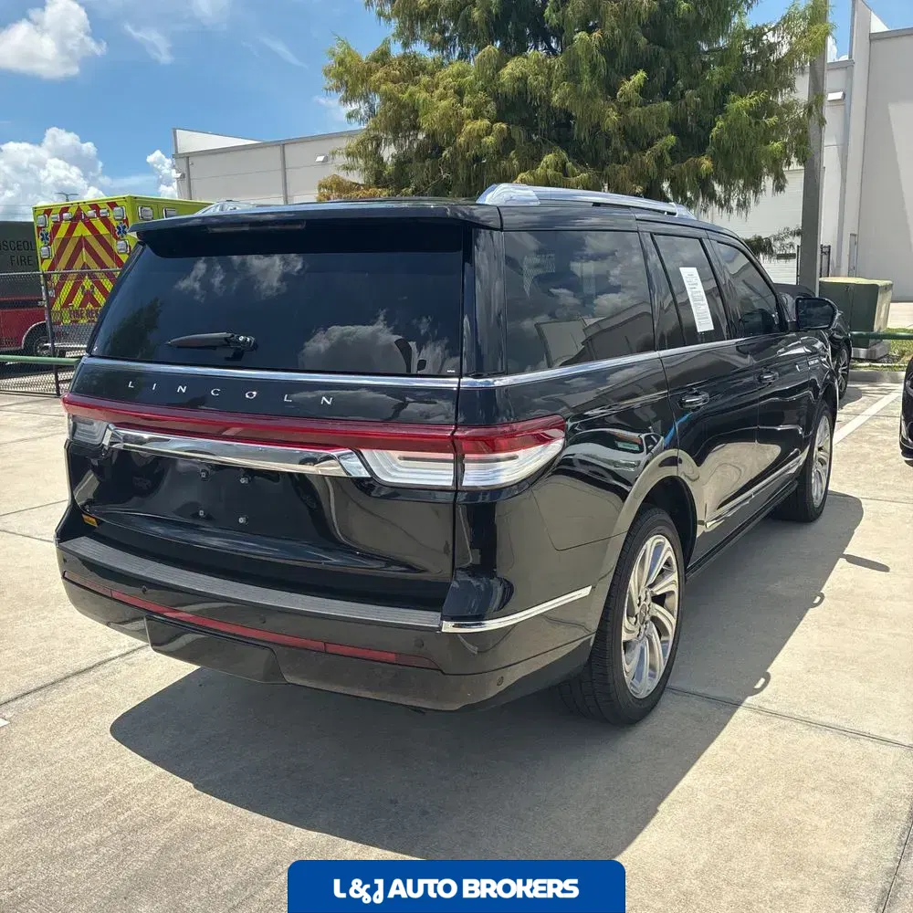 2024 Lincoln Navigator Premiere
