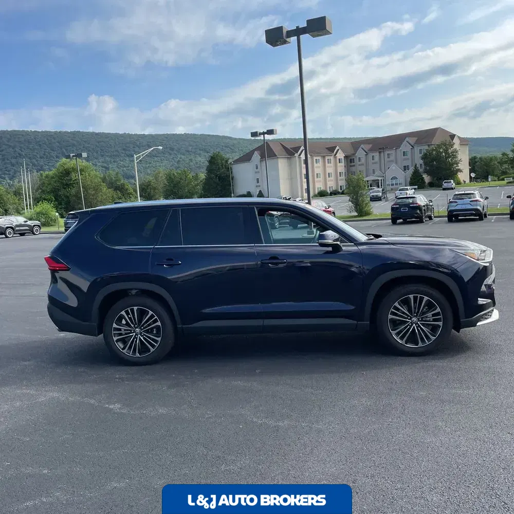2024 Toyota Grand Highlander Hybrid MAX Platinum