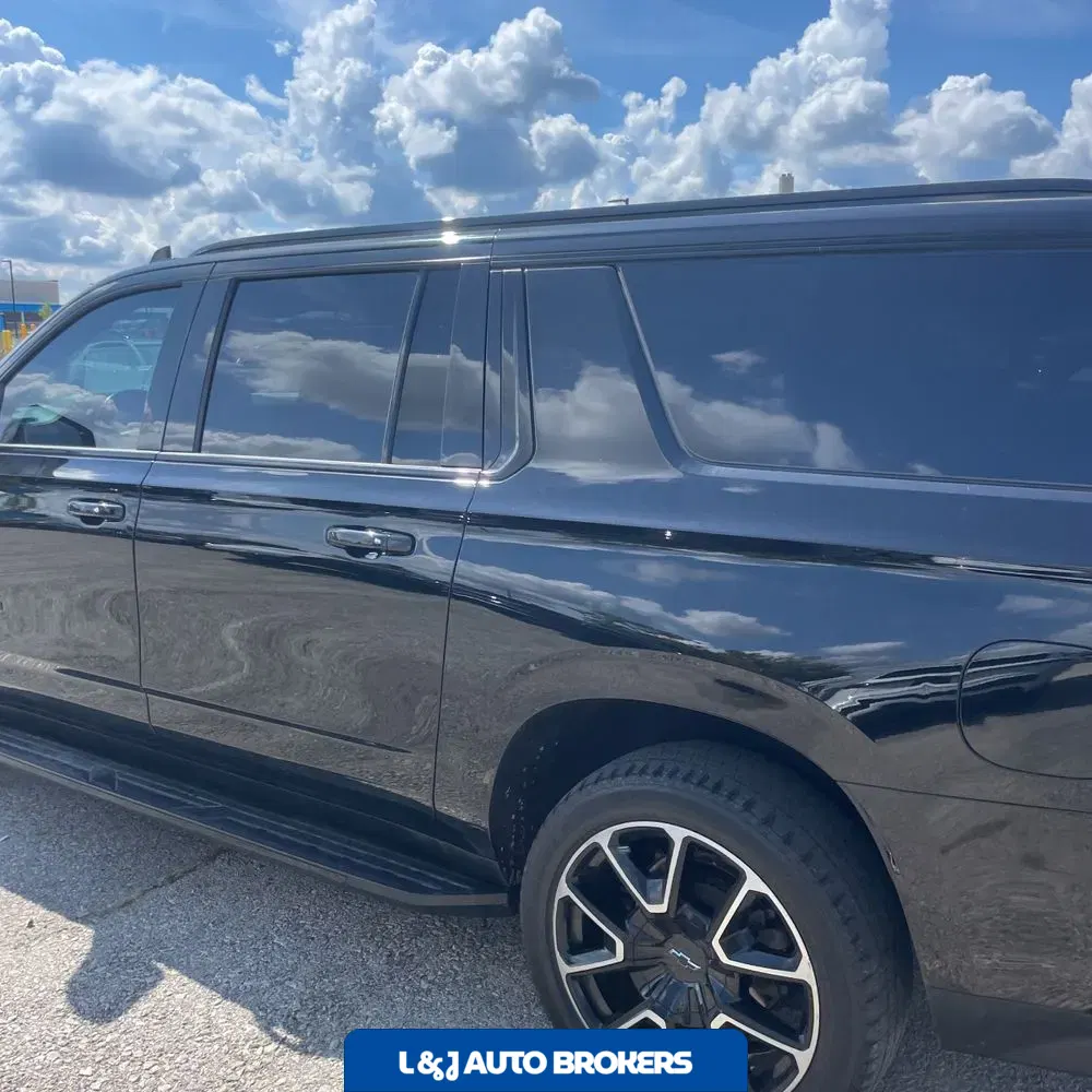 2021 Chevrolet Suburban RST