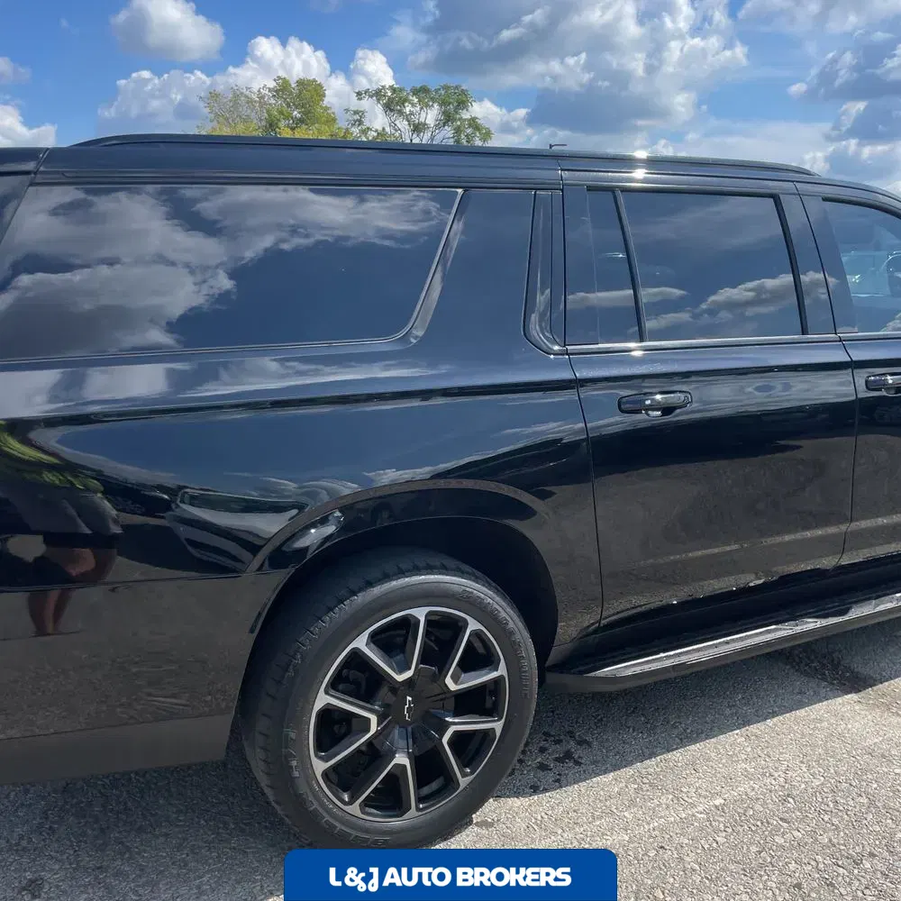 2021 Chevrolet Suburban RST