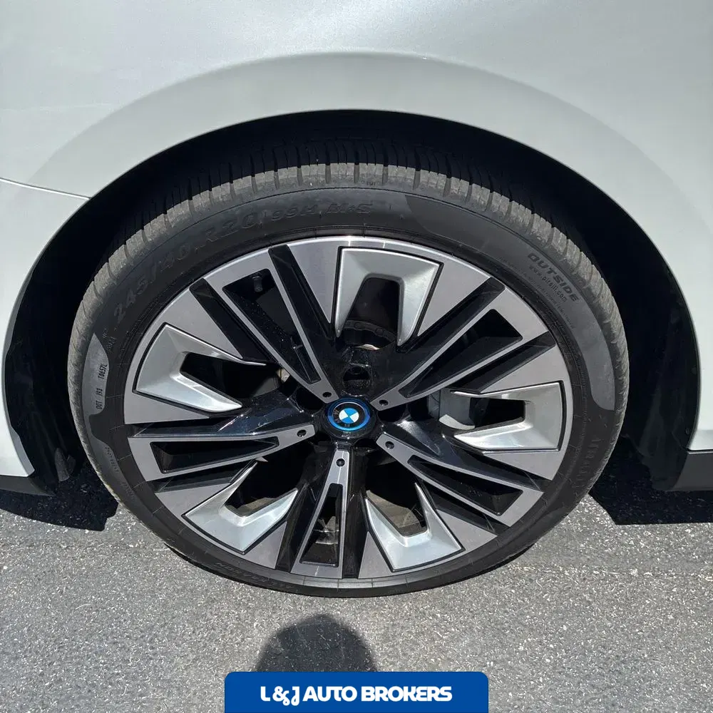 2025 BMW i5 xDrive40