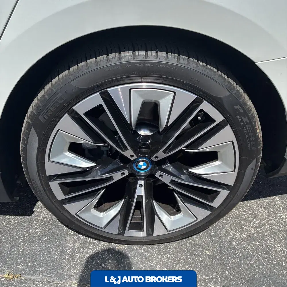 2025 BMW i5 xDrive40