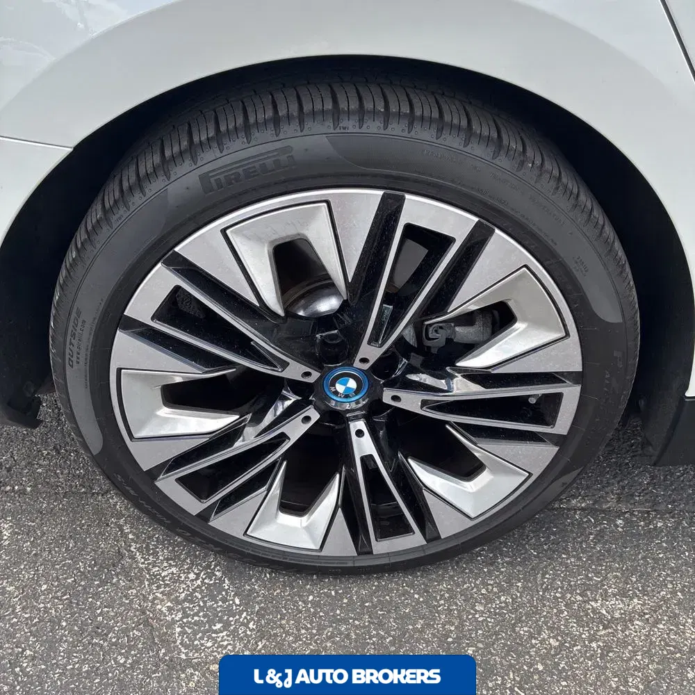 2025 BMW i5 xDrive40