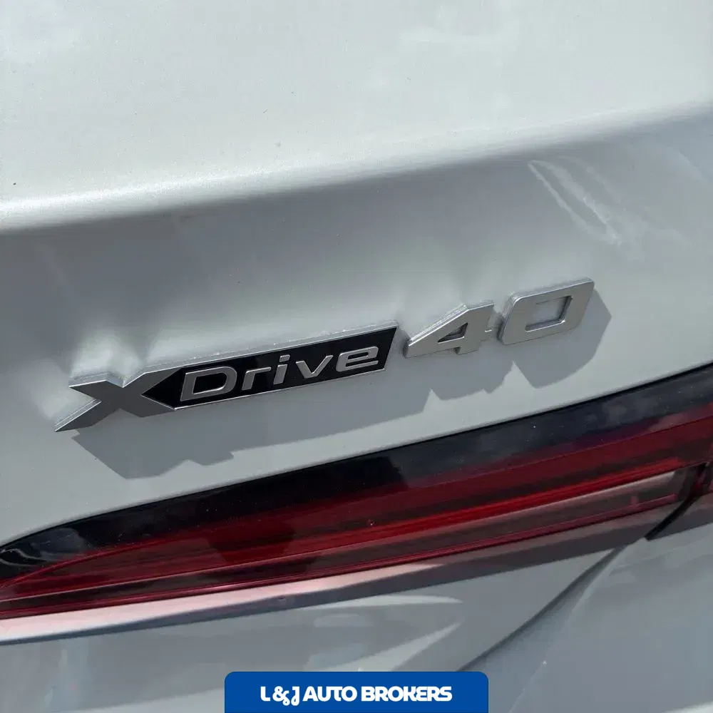 2025 BMW i5 xDrive40