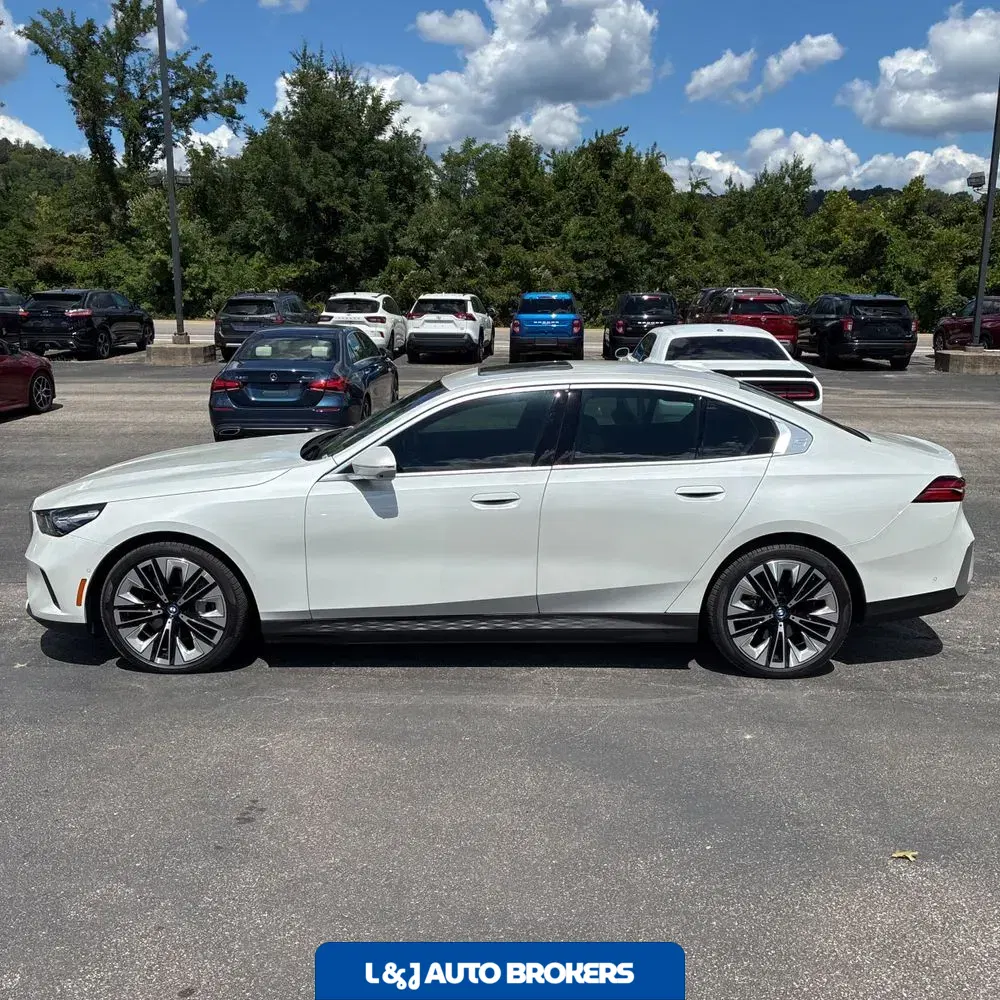 2025 BMW i5 xDrive40