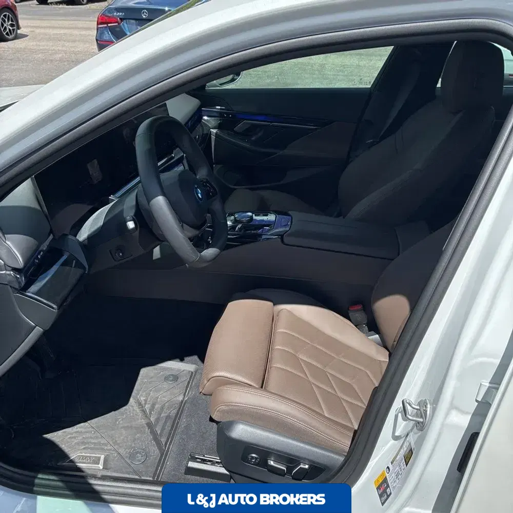 2025 BMW i5 xDrive40