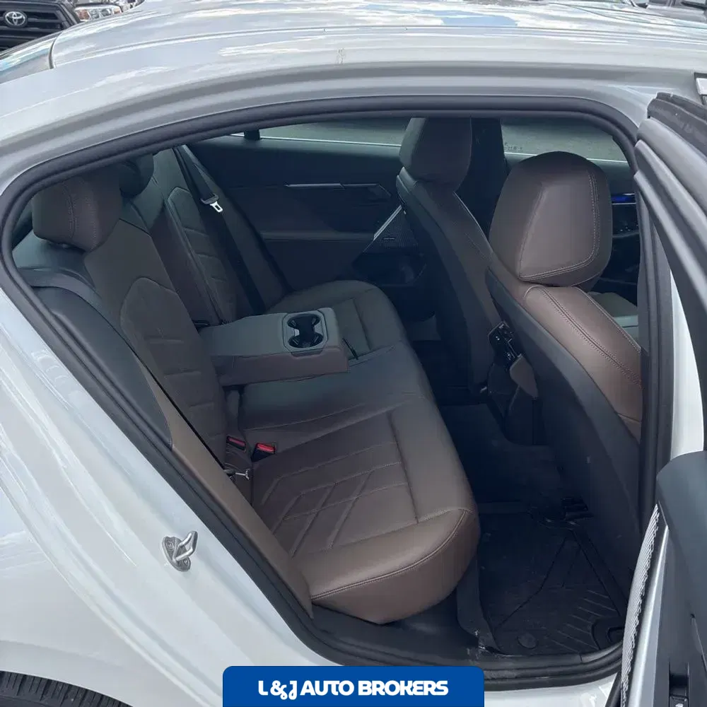 2025 BMW i5 xDrive40
