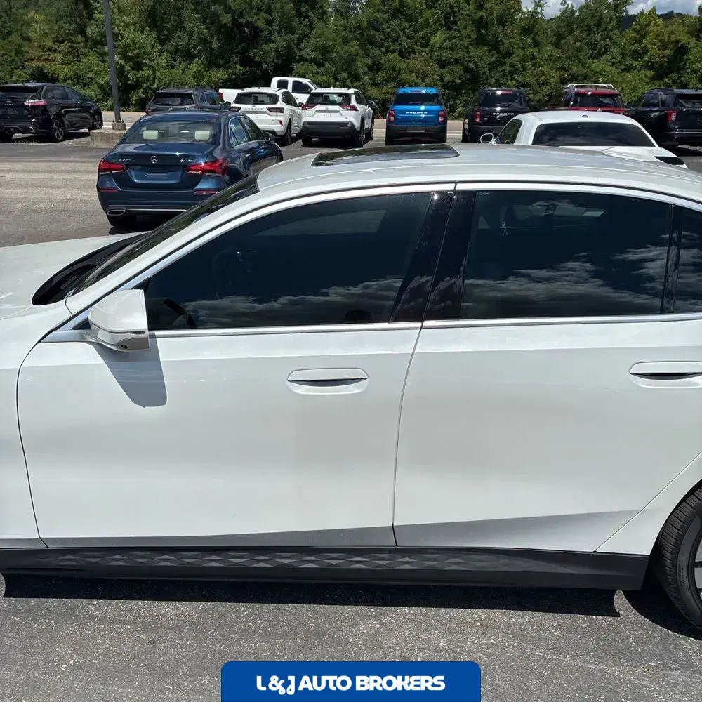 2025 BMW i5 xDrive40