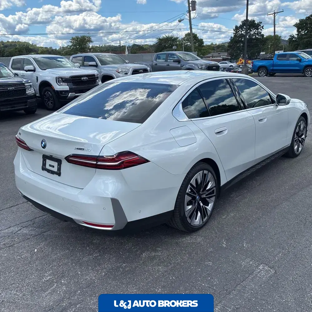2025 BMW i5 xDrive40
