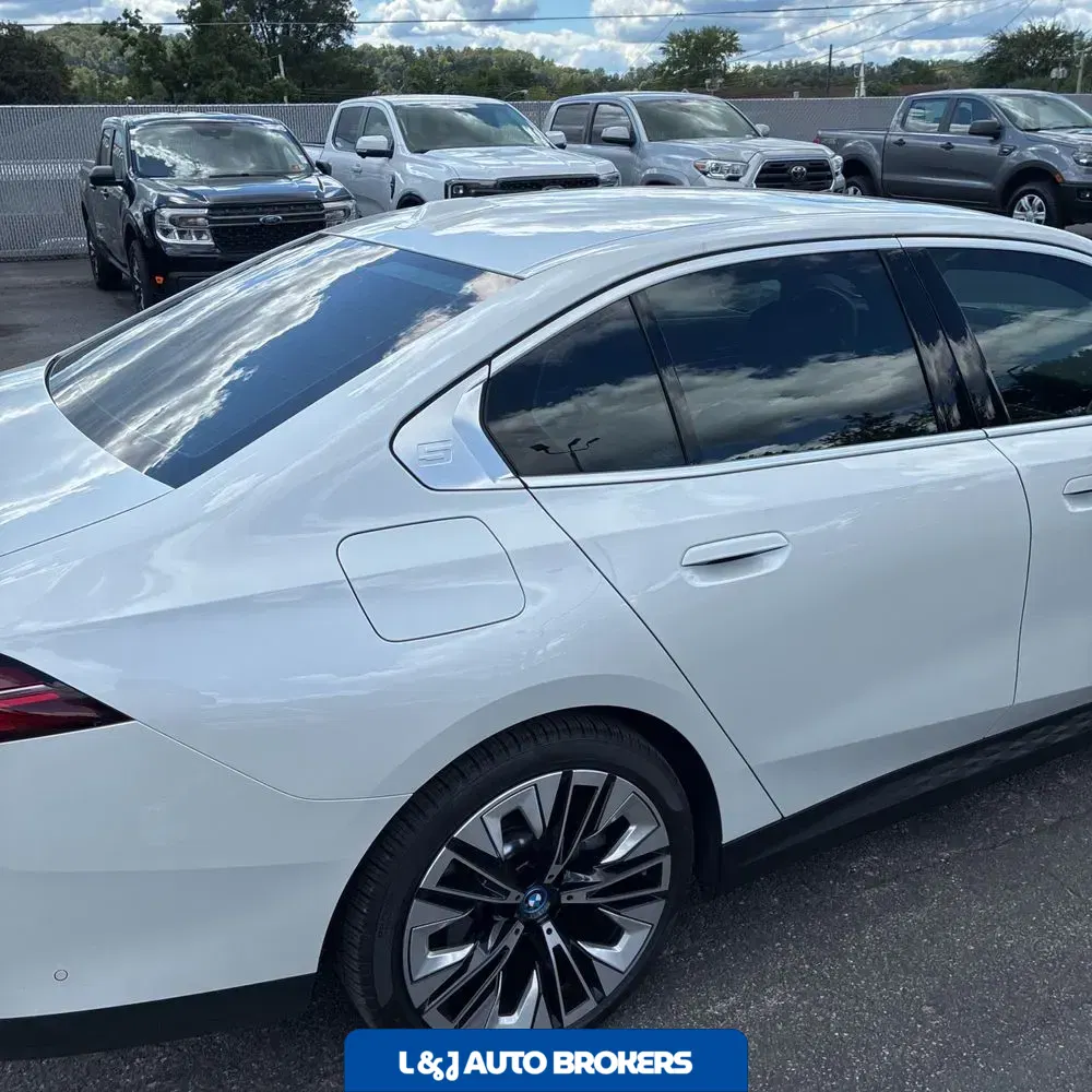 2025 BMW i5 xDrive40