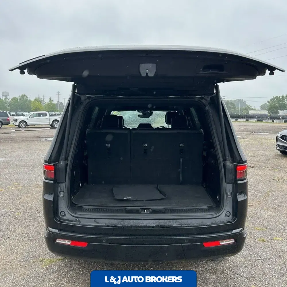 2023 Jeep Wagoneer Series II