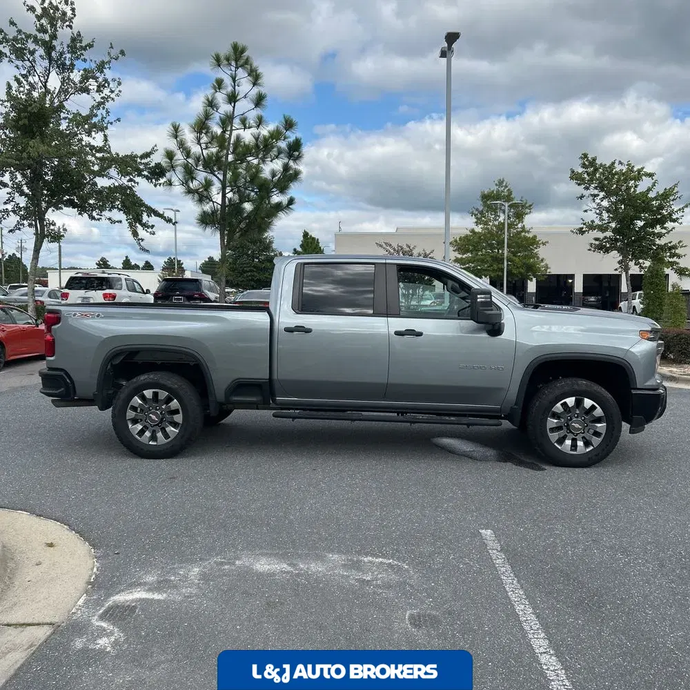 2024 Chevrolet Silverado 2500HD Custom