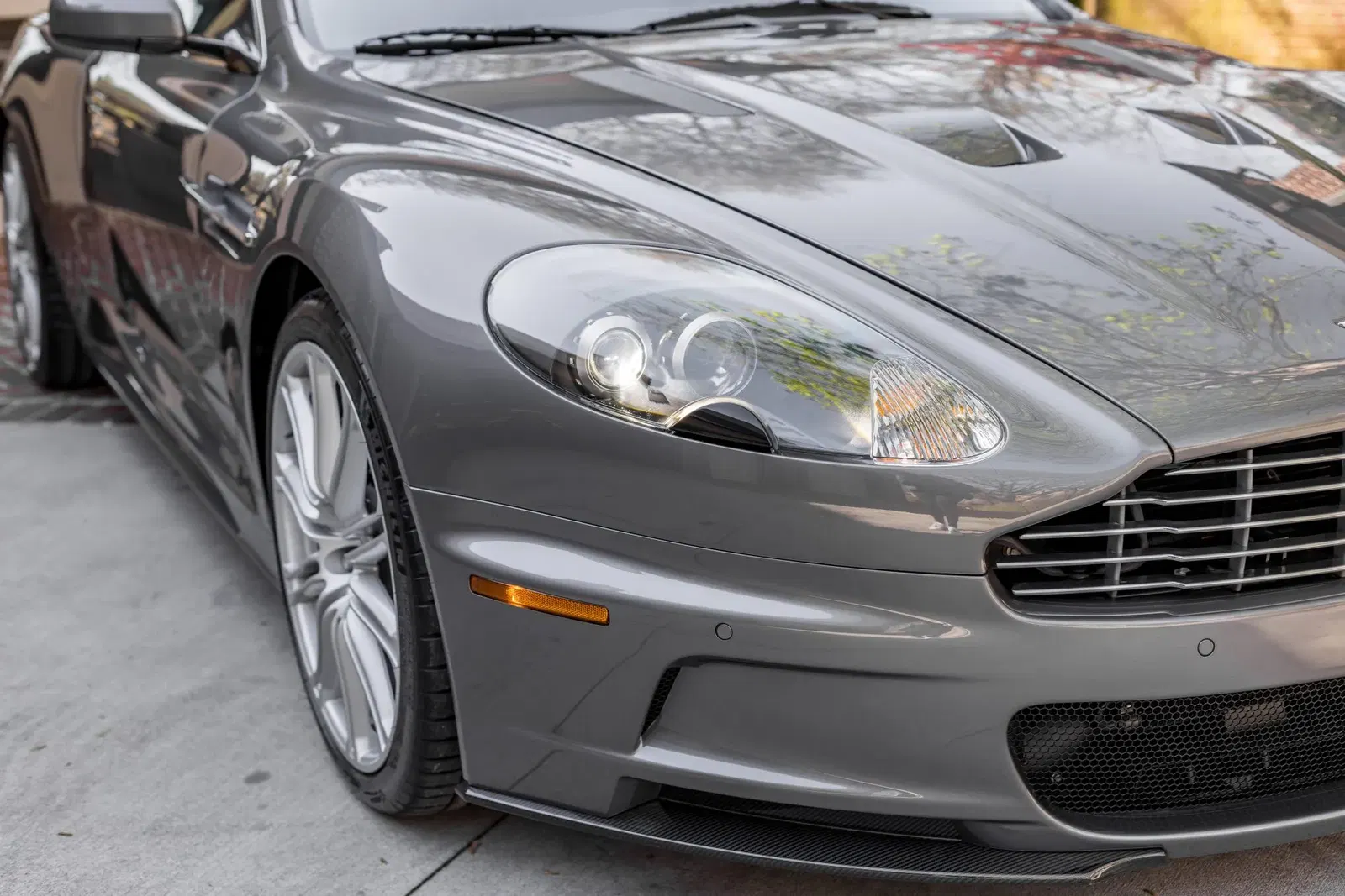 8k-Mile 2009 Aston Martin DBS 6-Speed