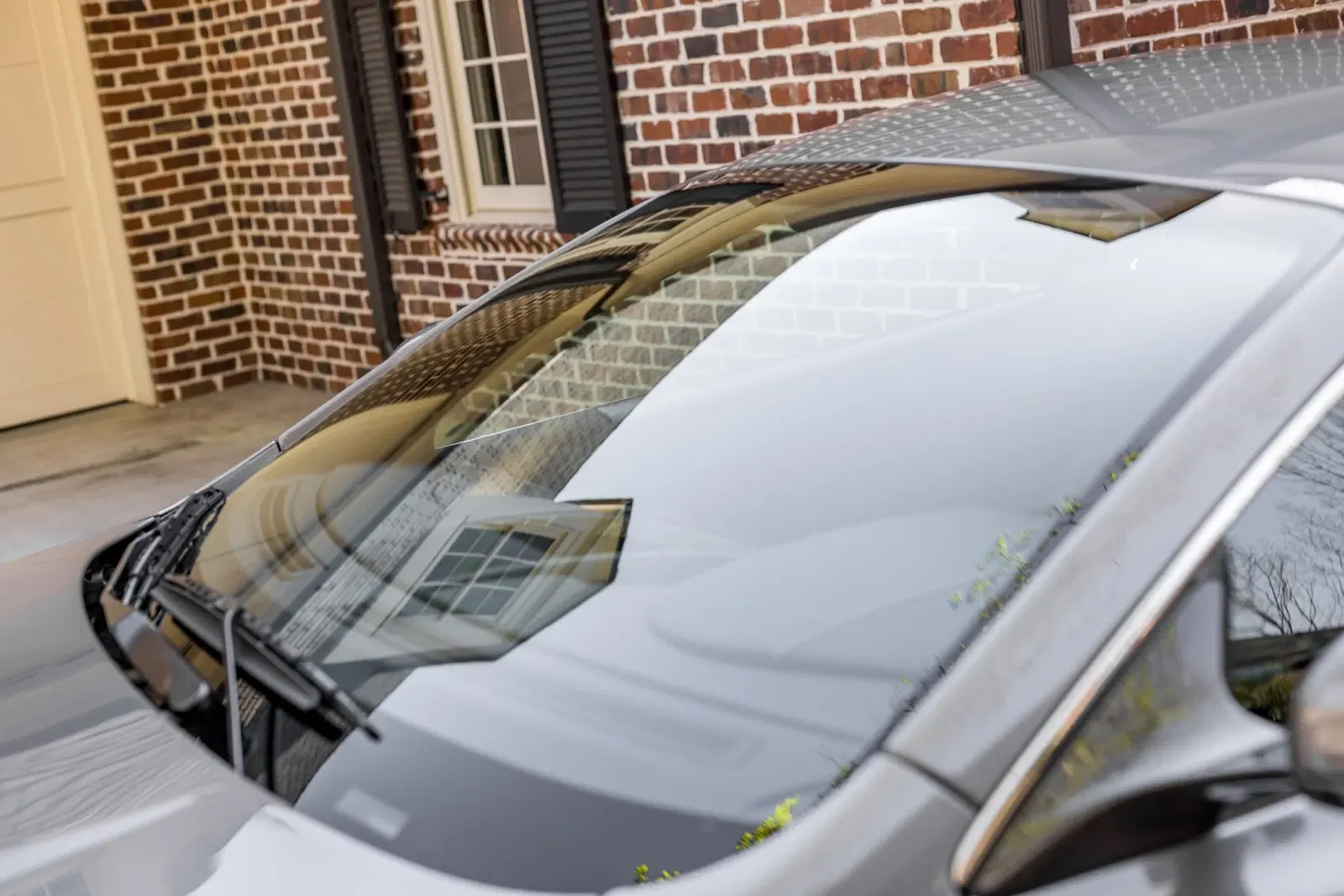 8k-Mile 2009 Aston Martin DBS 6-Speed