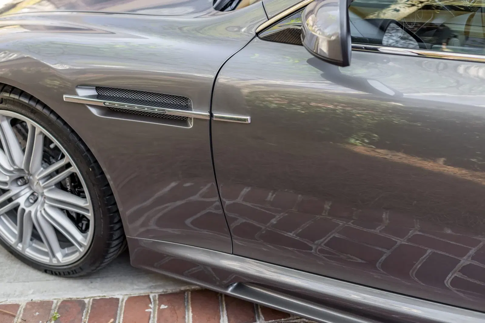8k-Mile 2009 Aston Martin DBS 6-Speed