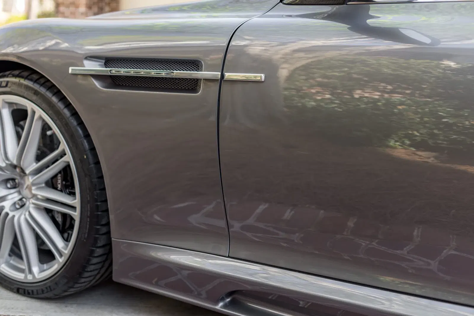 8k-Mile 2009 Aston Martin DBS 6-Speed