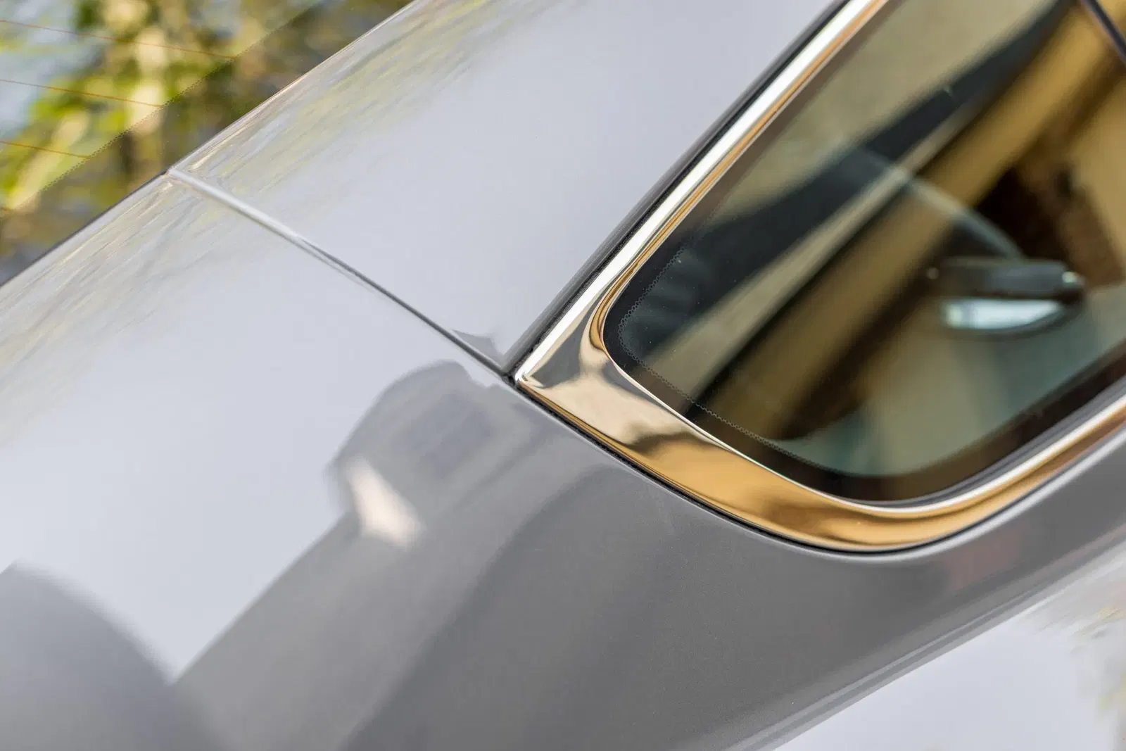 8k-Mile 2009 Aston Martin DBS 6-Speed