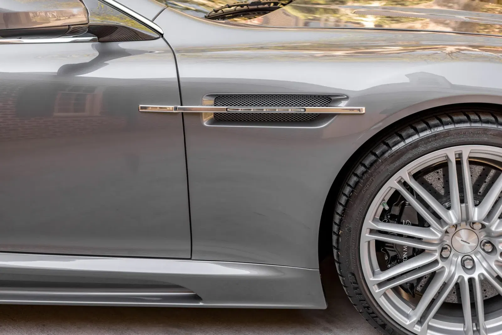 8k-Mile 2009 Aston Martin DBS 6-Speed