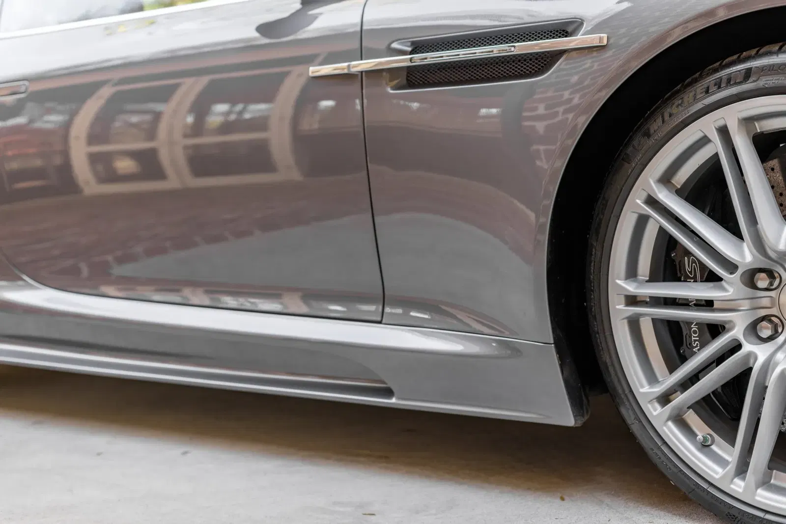 8k-Mile 2009 Aston Martin DBS 6-Speed