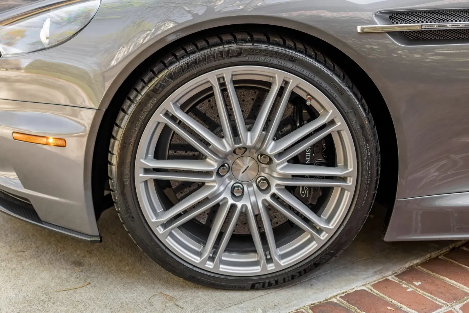 8k-Mile 2009 Aston Martin DBS 6-Speed