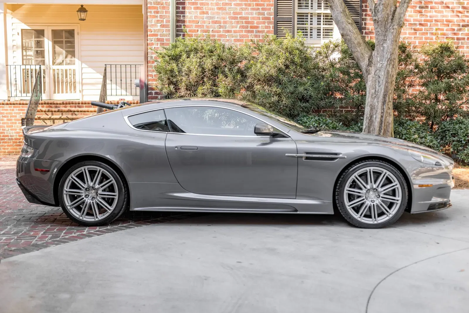 8k-Mile 2009 Aston Martin DBS 6-Speed