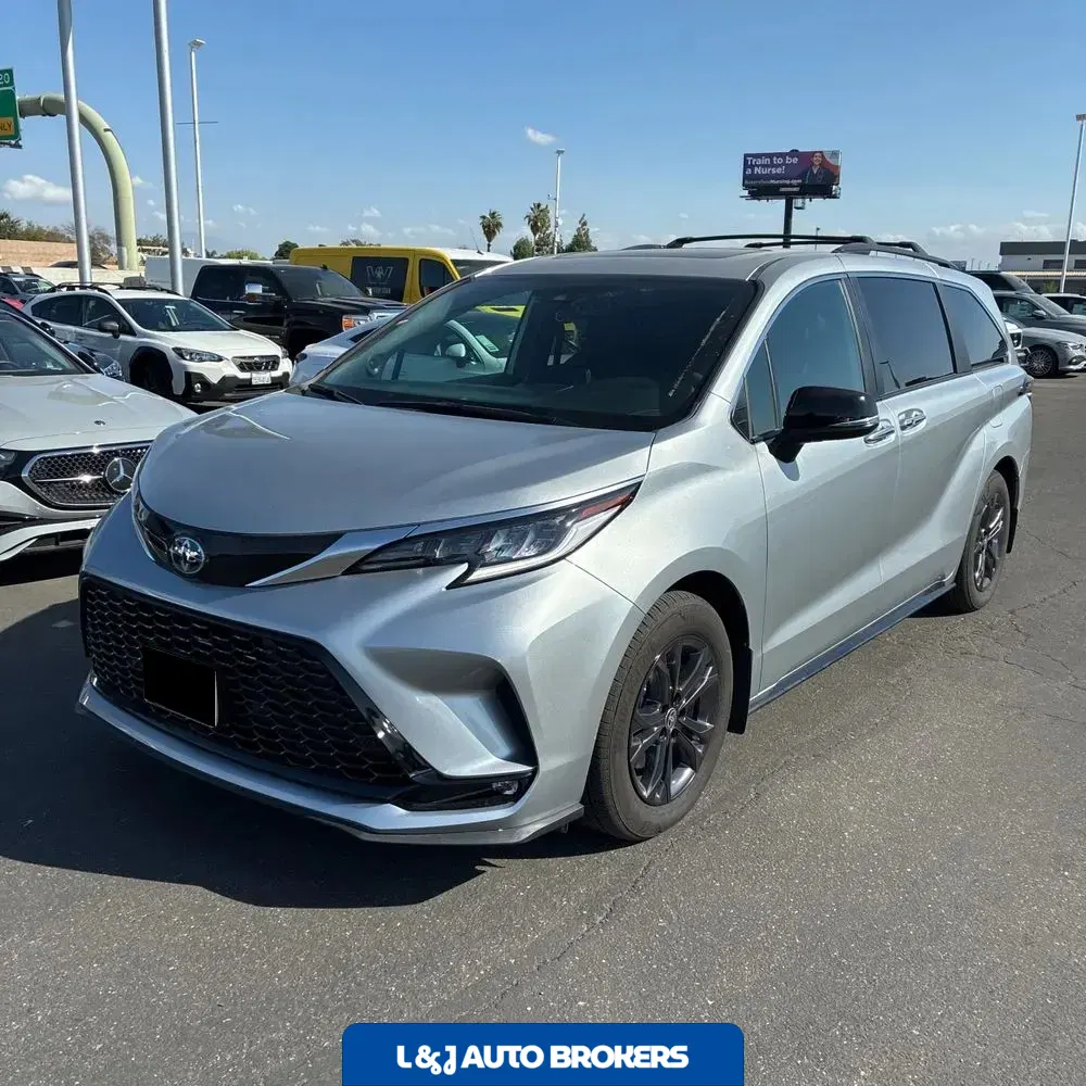 2024 Toyota Sienna XSE 7-Passenger