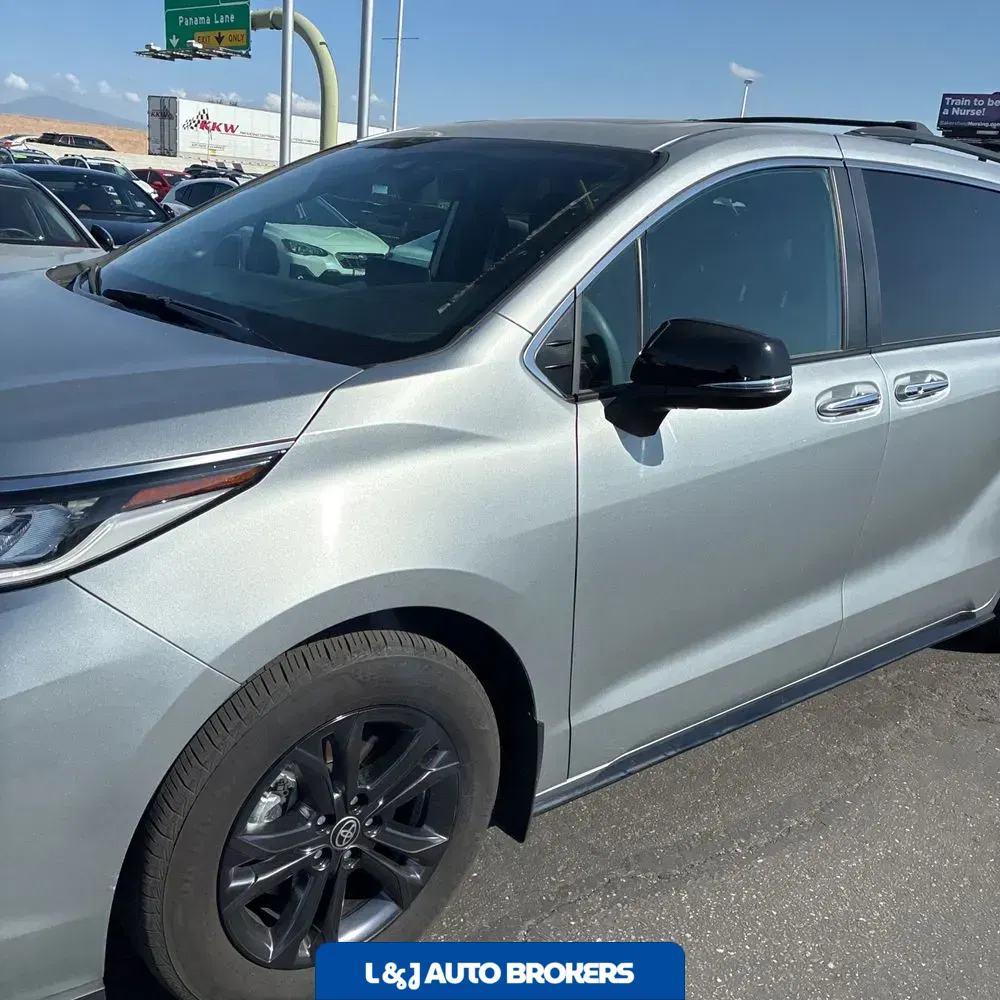 2024 Toyota Sienna XSE 7-Passenger