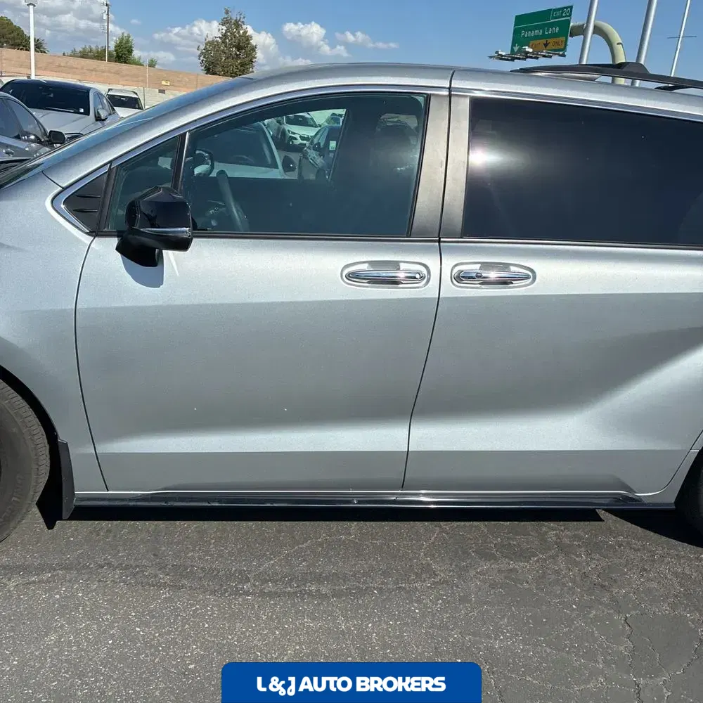 2024 Toyota Sienna XSE 7-Passenger