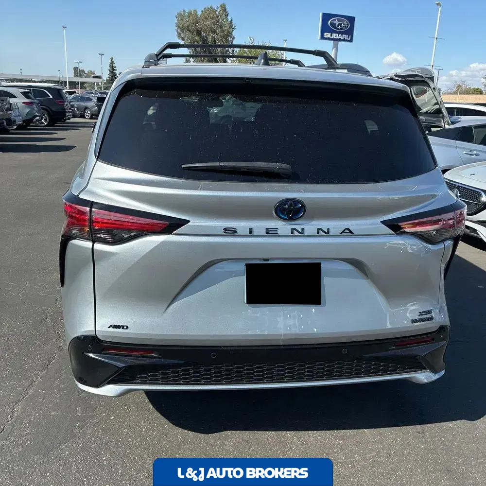 2024 Toyota Sienna XSE 7-Passenger