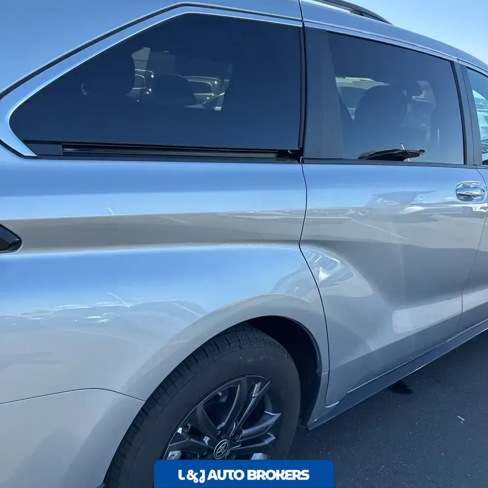 2024 Toyota Sienna XSE 7-Passenger