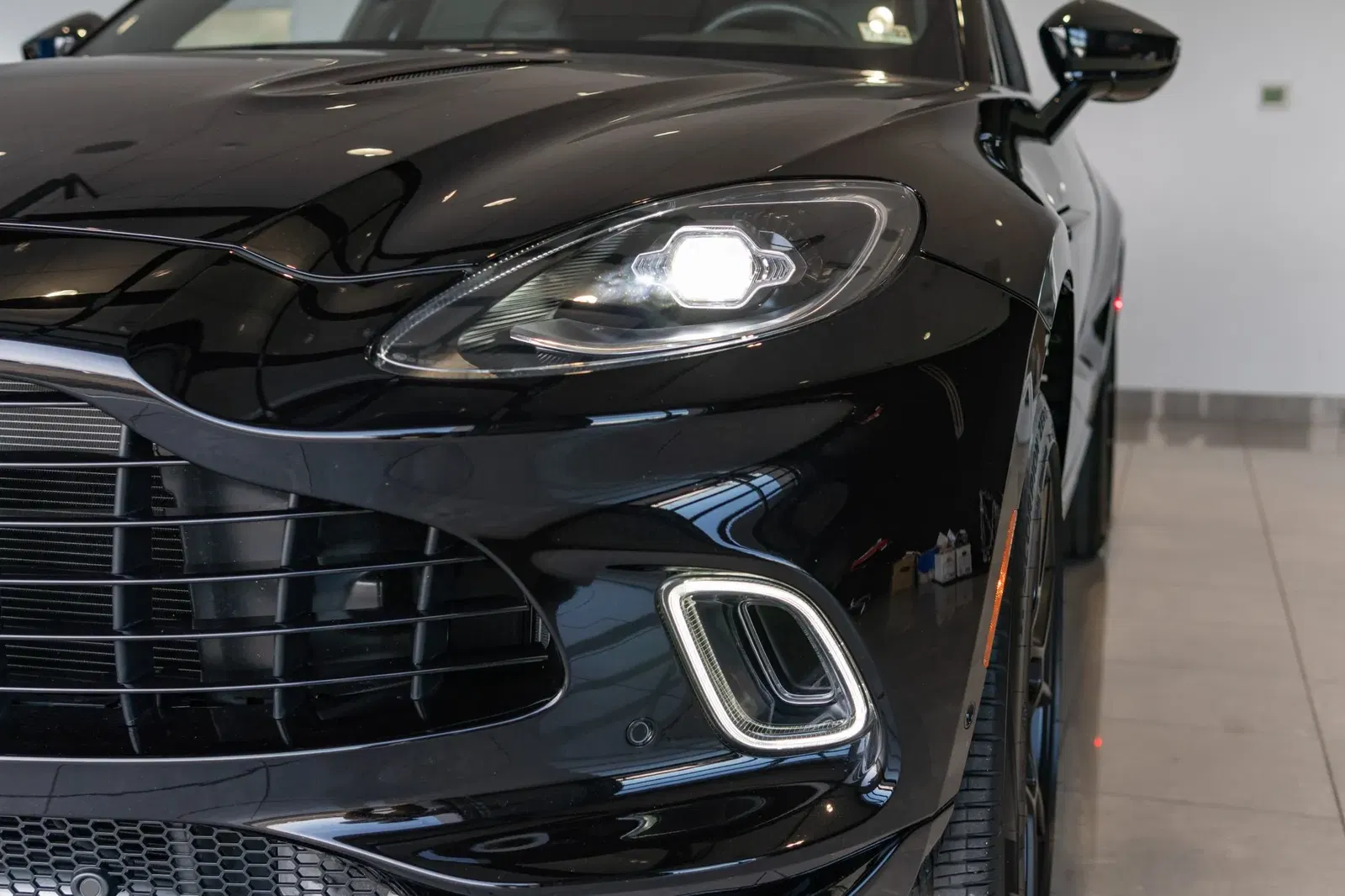 2021 Aston Martin DBX
