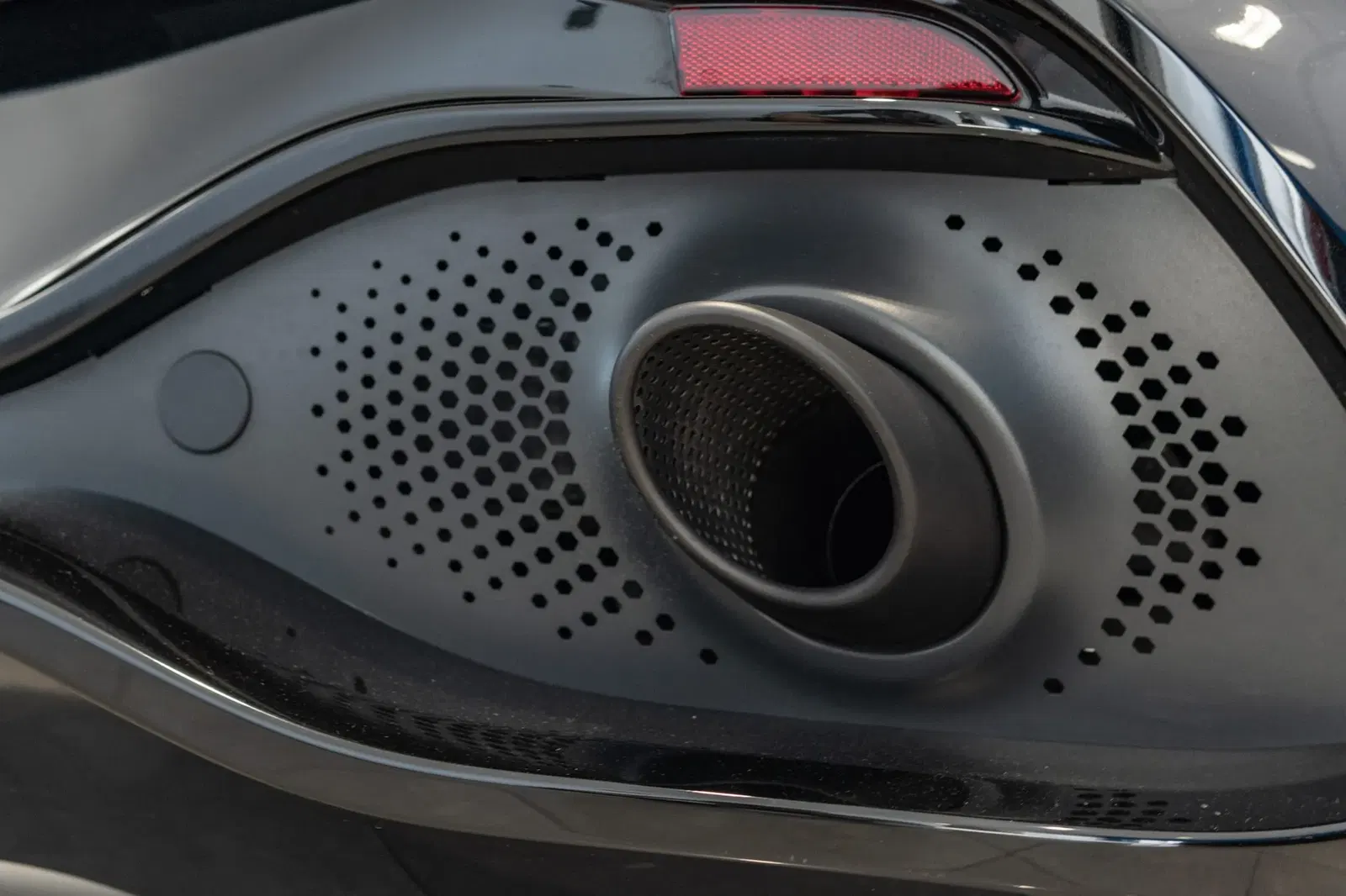 2021 Aston Martin DBX