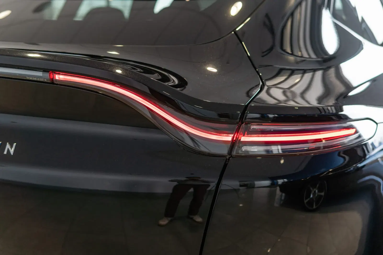 2021 Aston Martin DBX