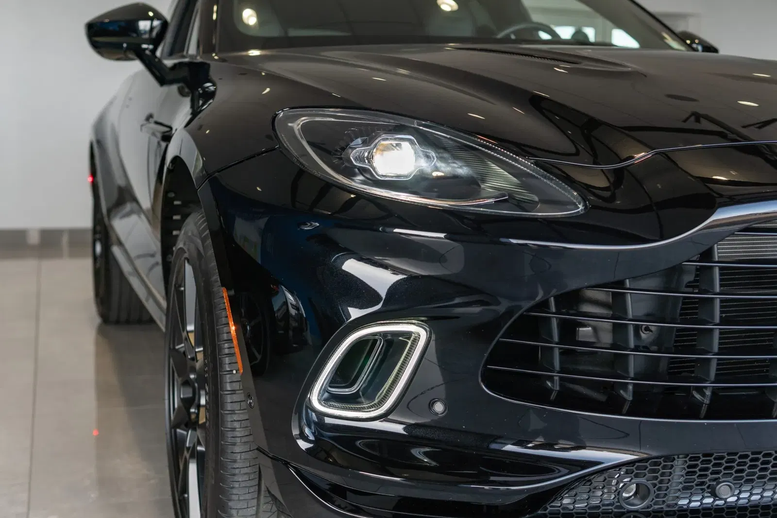 2021 Aston Martin DBX