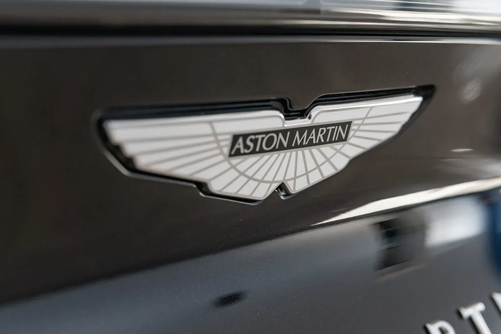 2021 Aston Martin DBX