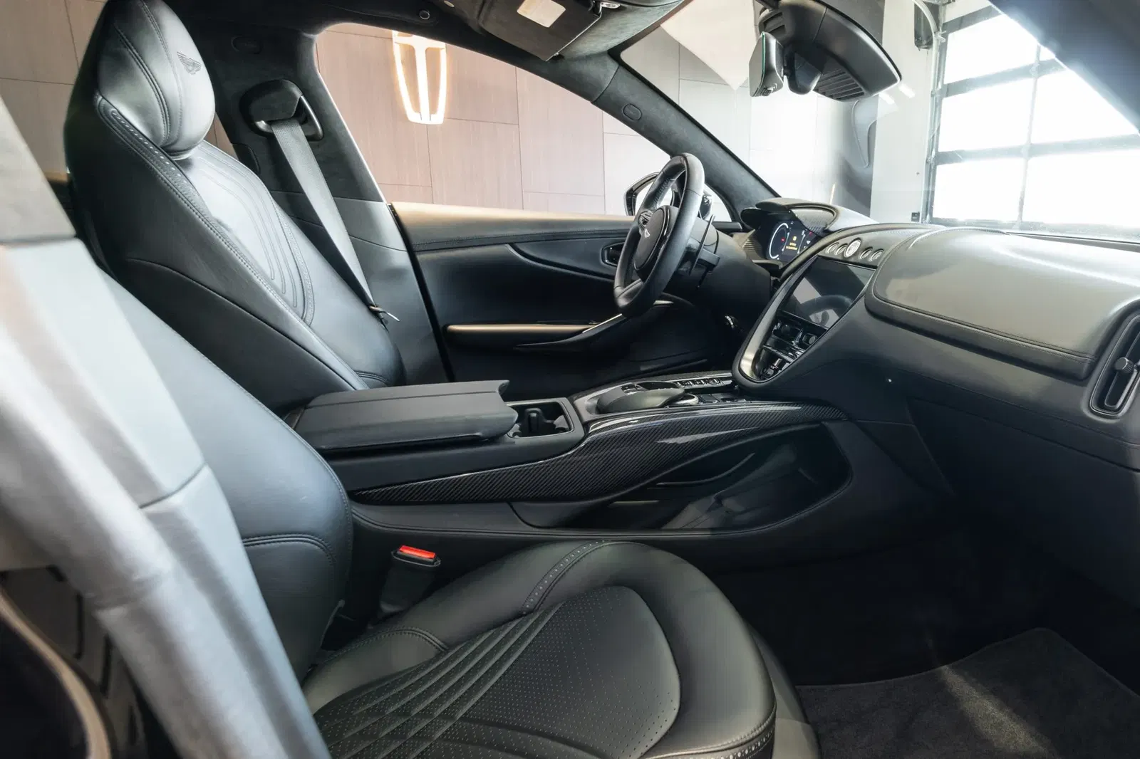 2021 Aston Martin DBX