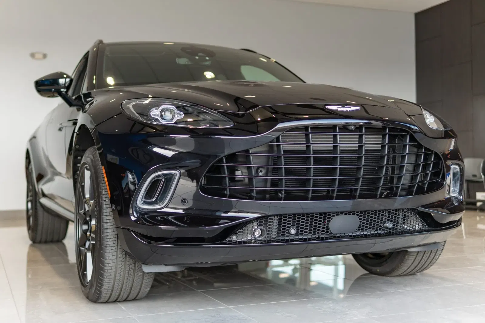 2021 Aston Martin DBX