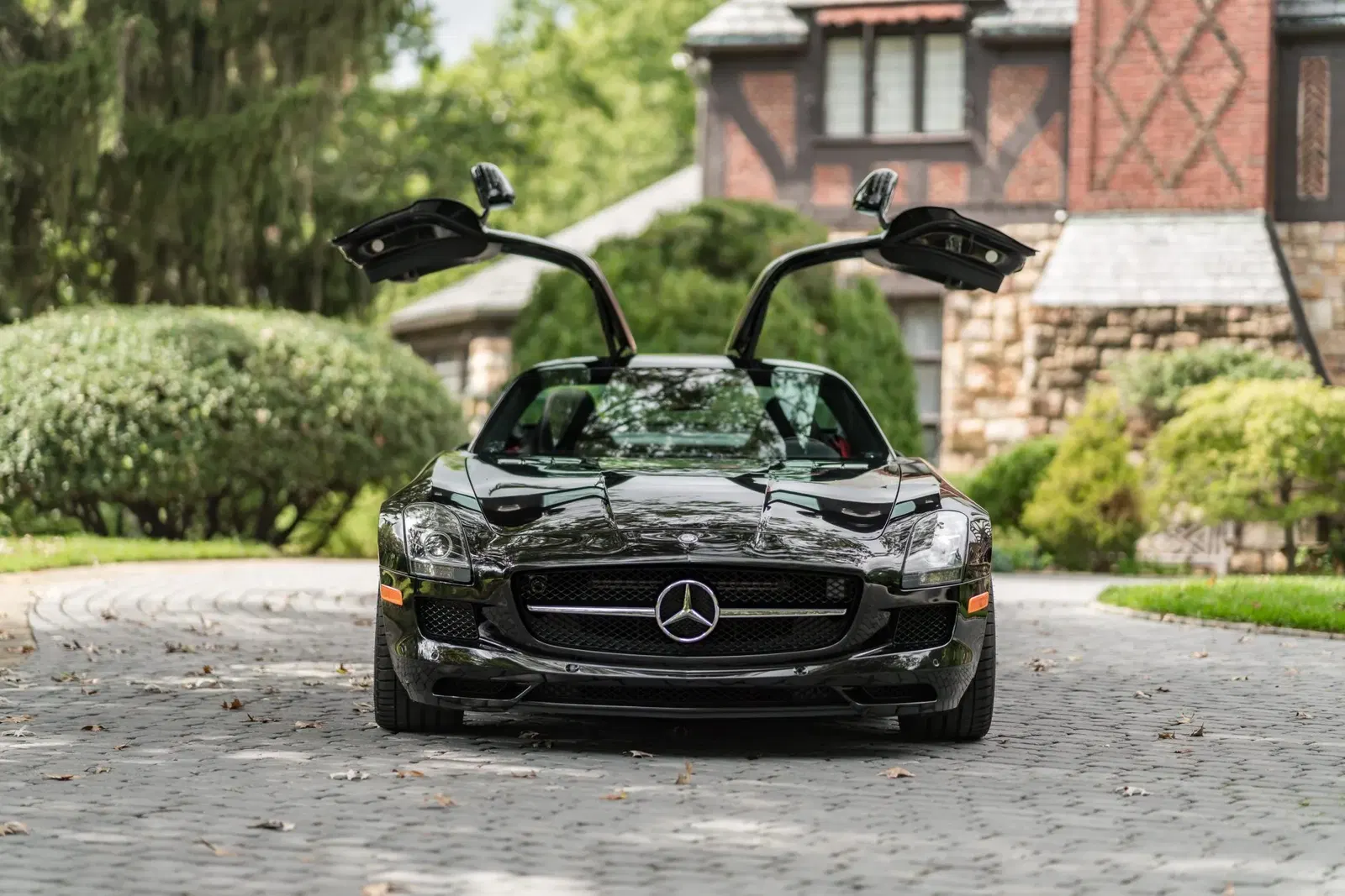 3,400-Mile 2013 Mercedes-Benz SLS AMG GT Coupe