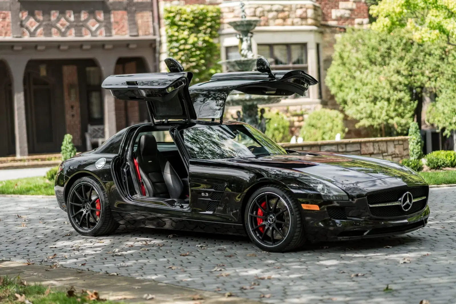 3,400-Mile 2013 Mercedes-Benz SLS AMG GT Coupe