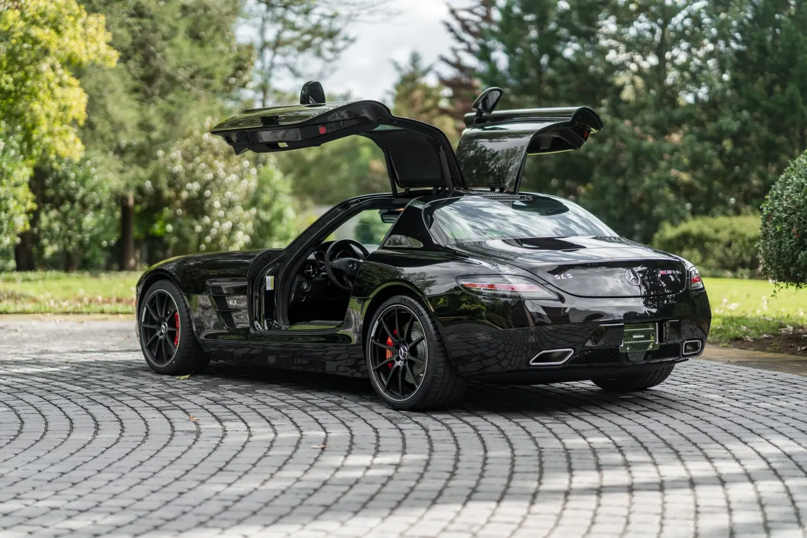 3,400-Mile 2013 Mercedes-Benz SLS AMG GT Coupe