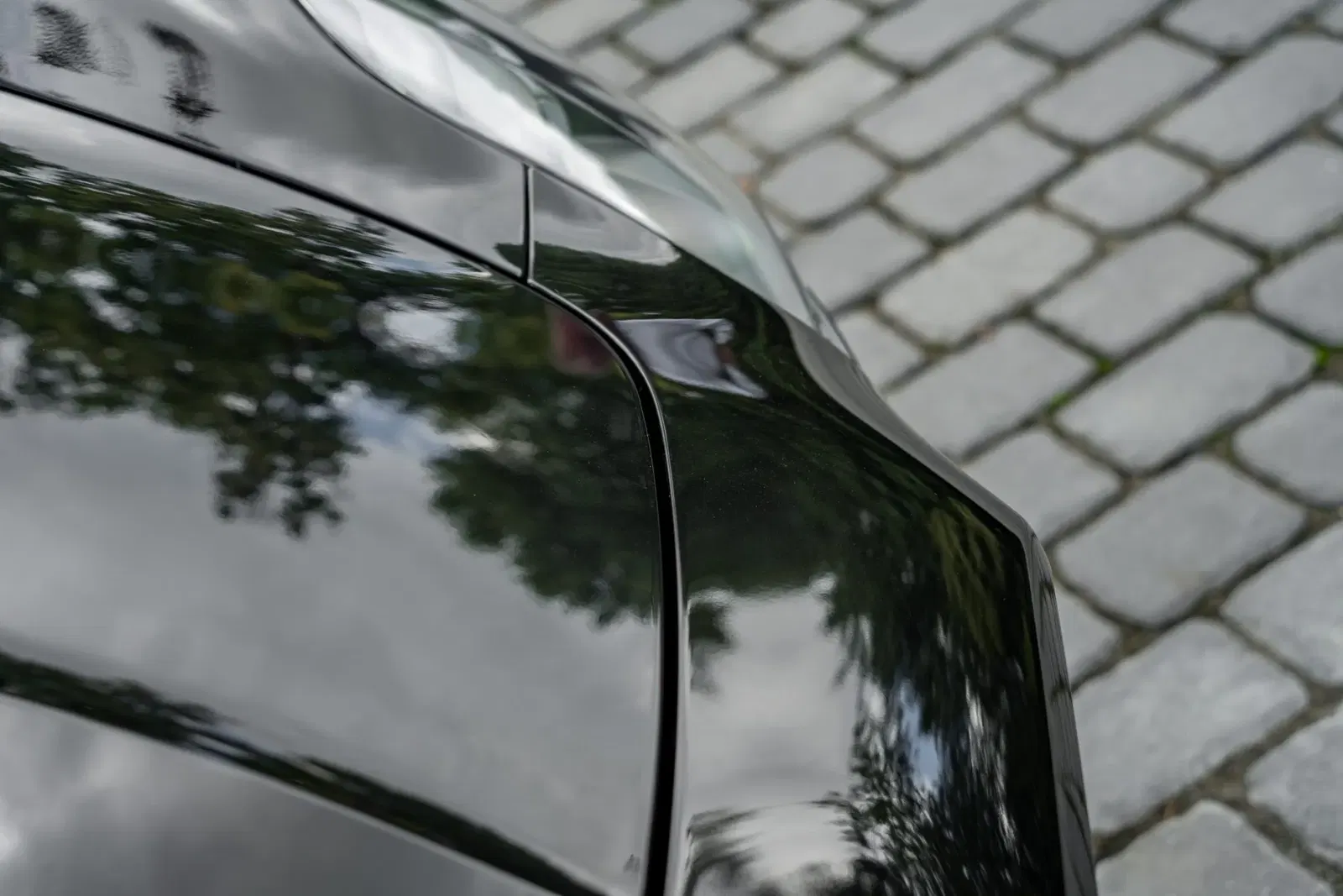 3,400-Mile 2013 Mercedes-Benz SLS AMG GT Coupe