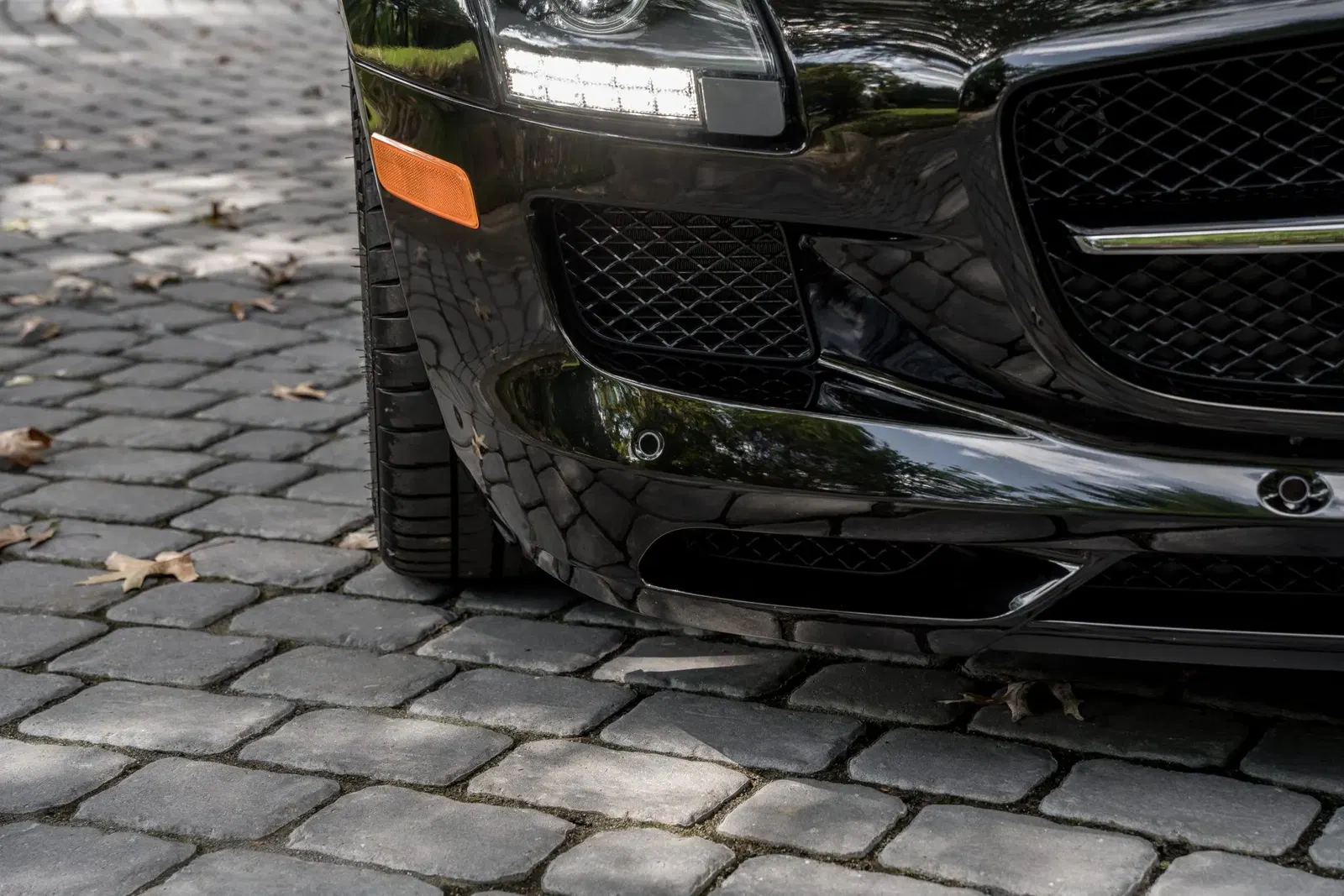 3,400-Mile 2013 Mercedes-Benz SLS AMG GT Coupe